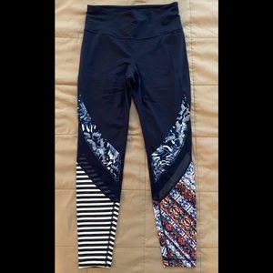 Athleta salutations leggings